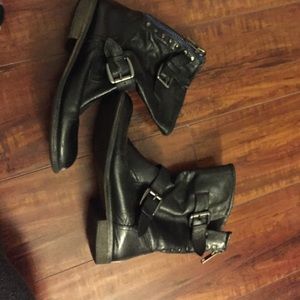 Short booties