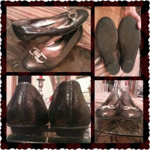 $10 NWOT Solo's Metallic Flats SZ: 8