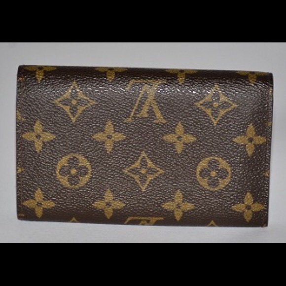Extra photos of LV Monogram wallet!!