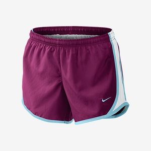 Nike tempo short