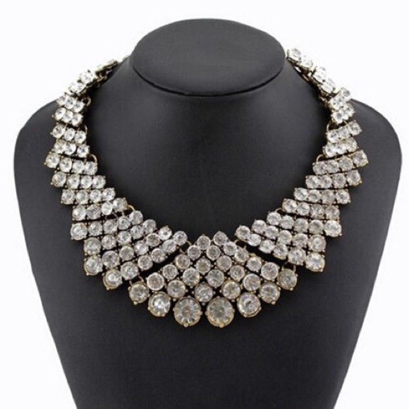 Fashion Jewelry Pendant Crystal Necklace Chain Bib