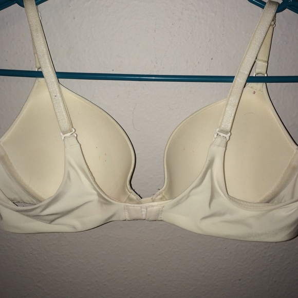 Victoria's Secret - Picture 3 of 3