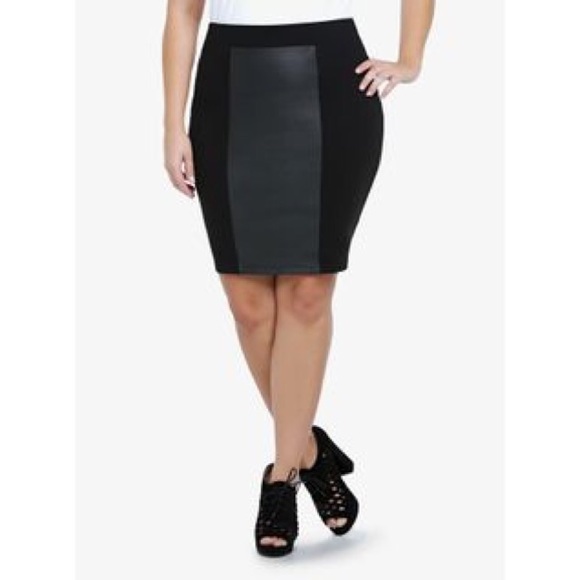 torrid Dresses & Skirts - Torrid ponte mini skirt faux leather black 18 NEW