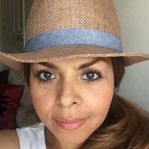 Meet your Posher, Karla