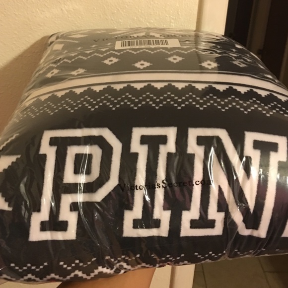 Victoria Secret Sherpa Blanket Trading