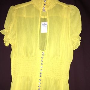 Weekly Sale$$$ Yellow sleeveless blouse
