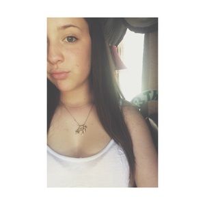 Meet your Posher, Isabella