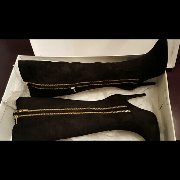 Black suede like heel boots - Picture 2 of 4