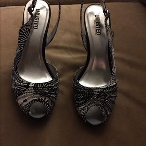 Shoes size 10