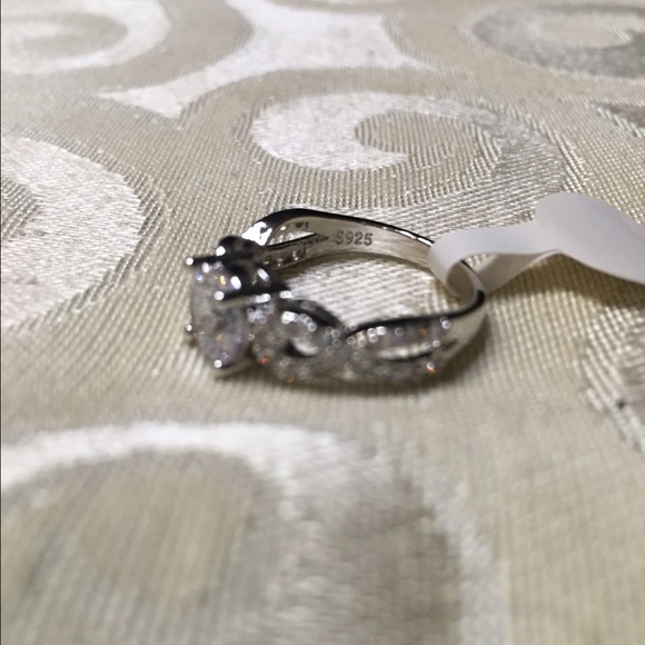 Sterling silver Infinity ring - Picture 2 of 4