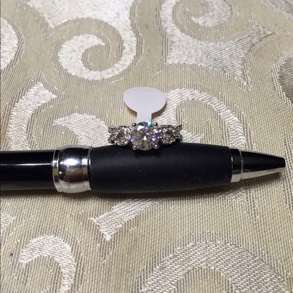 Sterling silver Infinity ring - Picture 3 of 4