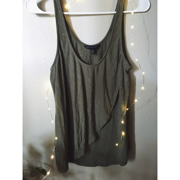➶ American Eagle olive green tank