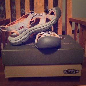 Practically new Keens!