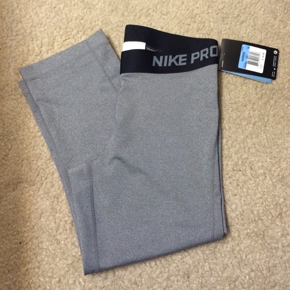 Nike Pants - Nike Capri spandex
