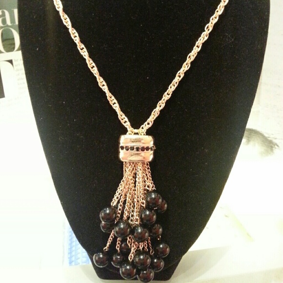 Jewelry - Black pearl necklace