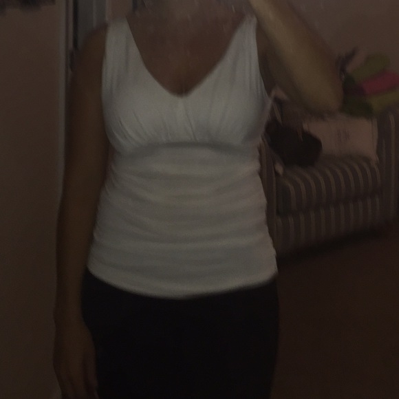 White cotton Vneck top