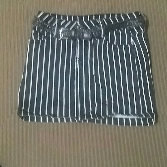 Black and white striped skirt 7 youth
