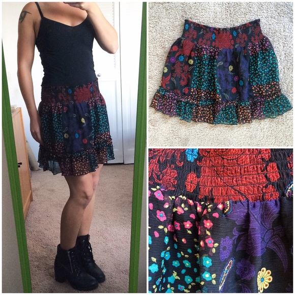 Forever 21 Dresses & Skirts - Forever 21, adorable, stretchy, flowy mini skirt