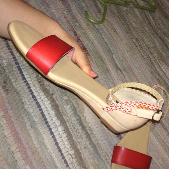 Sandals - Picture 3 of 4