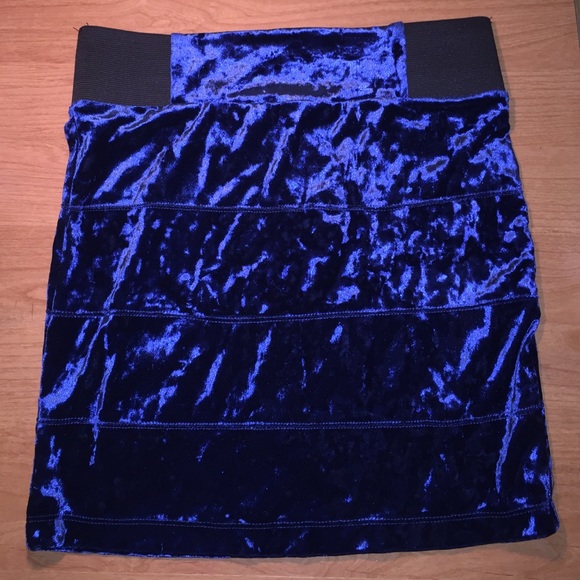 Blue velvet body con skirt