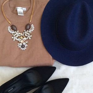 🌰GORGEOUS 🌰BROWN SWEATER