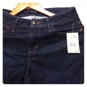 Joes jeans NWT size 27 dark wash curvy boot