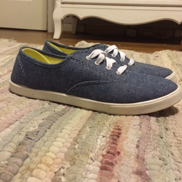 Shoes - Picture 2 of 2