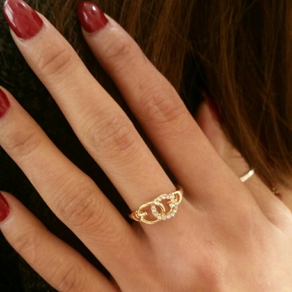 Cute ring - Picture 2 of 3