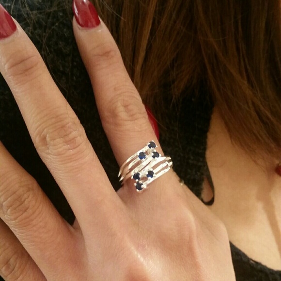 Pretty ring - Picture 2 of 3