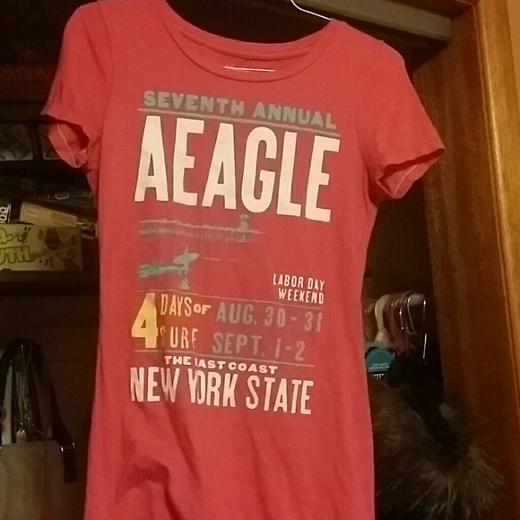 American eagle shjrt