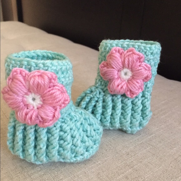 Handmade by Dianna baby booties (New)