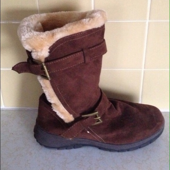 Size 10 itasca boots. Reposh just wanna recoup $