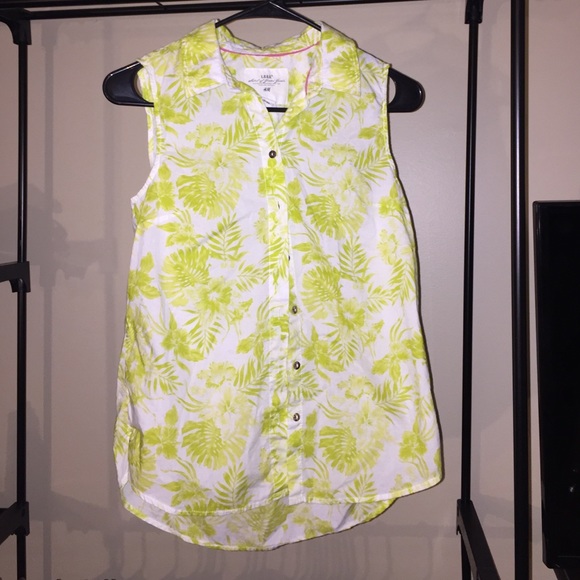 Vintage floral button blouse