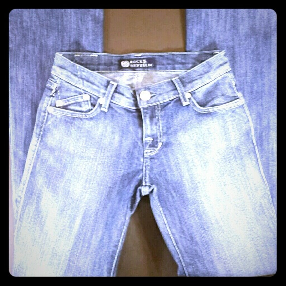 Rock Republic Light Wash Boot Cut Blue Jeans 26/31