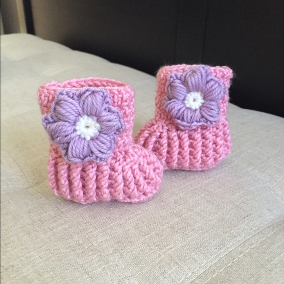 Crocheted Pink baby booties