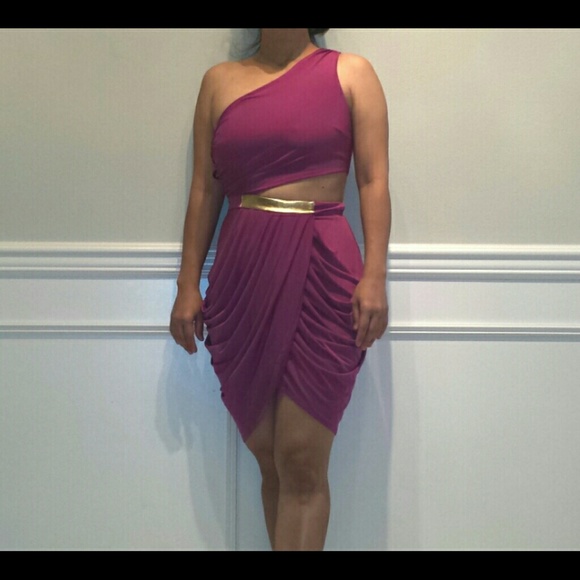 bebe Dresses & Skirts - Slash at the waist dress