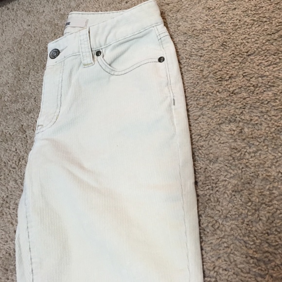 Gap 4R cream cords. Like new! Curvy, low rise - Picture 2 of 4