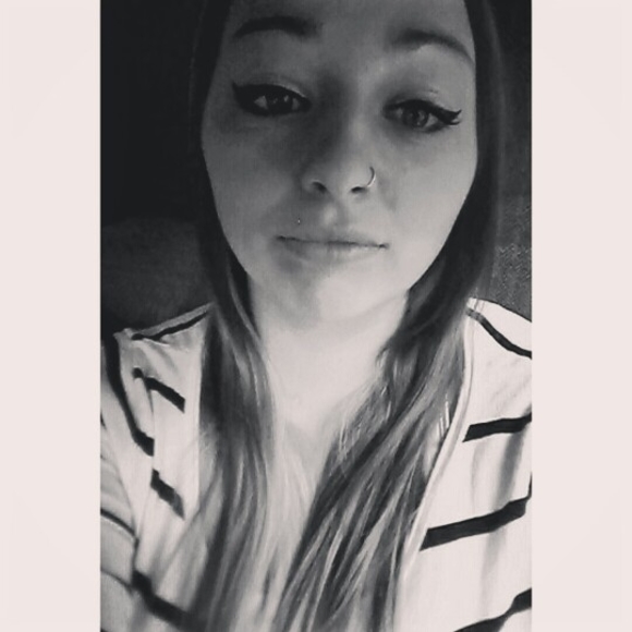 Meet your Posher, Elizabeth - Picture 1 of 1