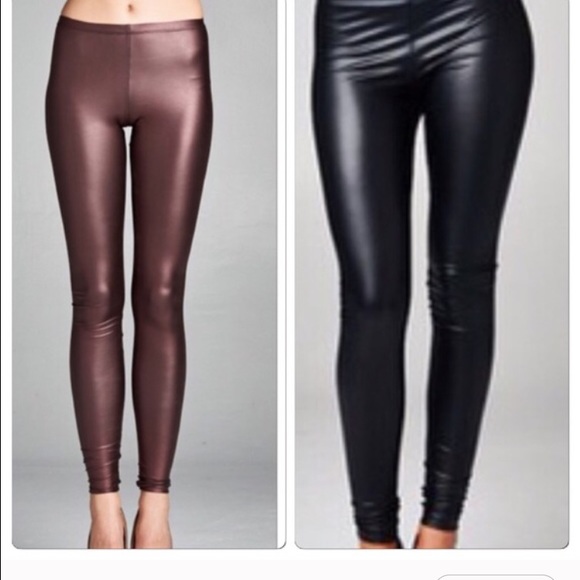 Vegan leather leggings - Picture 2 of 4