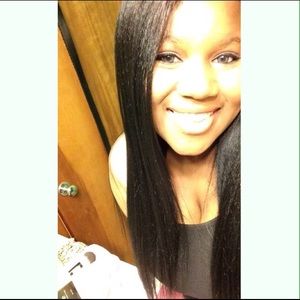 Meet your Posher, Elizabeth