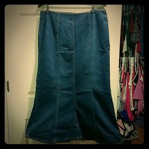 Fluted trumpet skirt