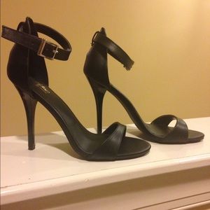 Mossimo black heels sandals. Size 6 1/2. NWT