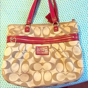 Signature collection COACH purse