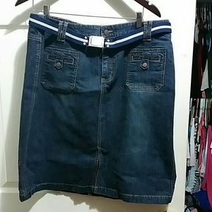 Denim skirt with stretch belt