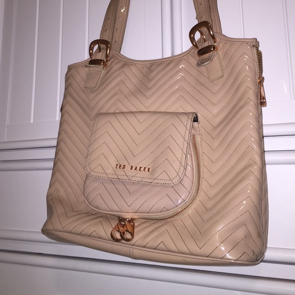 #happy newyear 🎉🎉TED BAKER patent bag