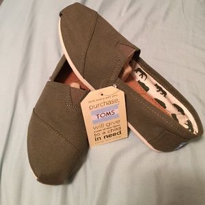 Olive Canvas Toms