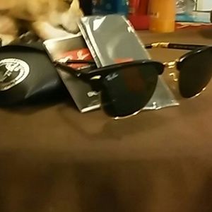 Ray Ban Sunglasses w/case and cleaning cloth