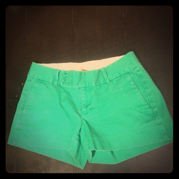 Kelly Green cotton Banana Republic shorts.