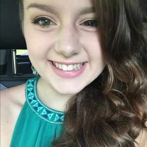 Meet your Posher, Alexandra