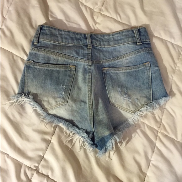 H&m jean shorts !!!! - Picture 2 of 2